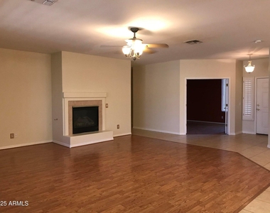 16804 W Northampton Road - Photo Thumbnail 7