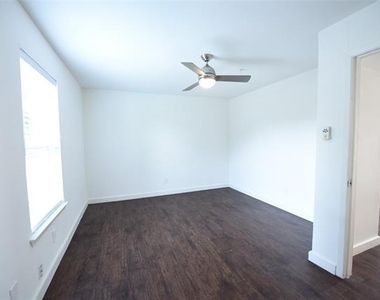 5404 Reiger Avenue - Photo Thumbnail 7