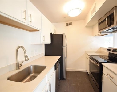 5404 Reiger Avenue - Photo Thumbnail 6