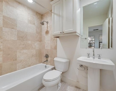 2411 N Hall Street - Photo Thumbnail 5