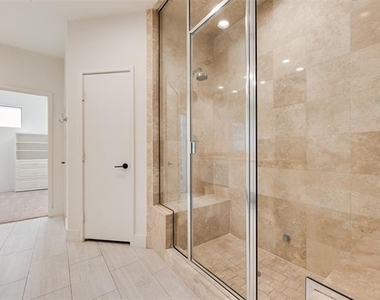 2411 N Hall Street - Photo Thumbnail 14