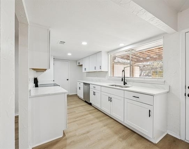 5909 Mark Lane - Photo Thumbnail 6