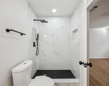 5909 Mark Lane - Photo Thumbnail 14