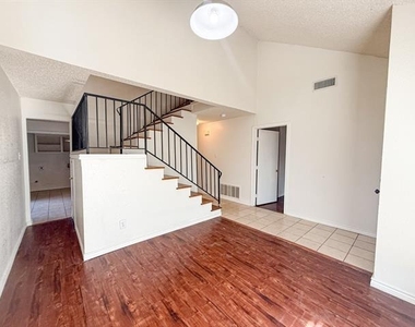 614 Towne House Lane - Photo Thumbnail 3