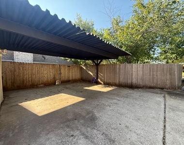 614 Towne House Lane - Photo Thumbnail 33