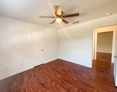 614 Towne House Lane - Photo Thumbnail 22