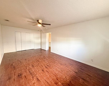 614 Towne House Lane - Photo Thumbnail 26