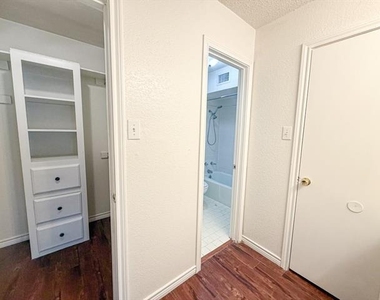 614 Towne House Lane - Photo Thumbnail 16