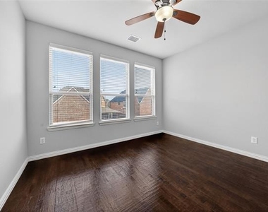 11158 Graceland Lane - Photo Thumbnail 17