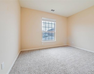 223 Garrett Street - Photo Thumbnail 5