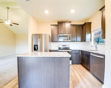 223 Garrett Street - Photo Thumbnail 9