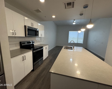 1130 N 2nd Street - Photo Thumbnail 2