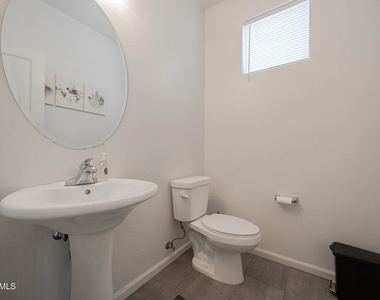 1711 W Pollack Street - Photo Thumbnail 23