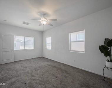 1711 W Pollack Street - Photo Thumbnail 12
