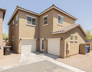 1711 W Pollack Street - Photo Thumbnail 24