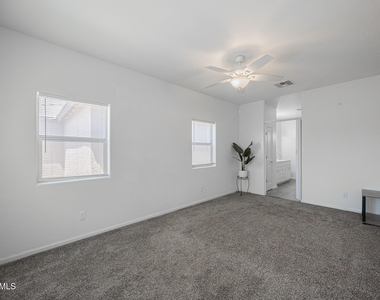1711 W Pollack Street - Photo Thumbnail 11