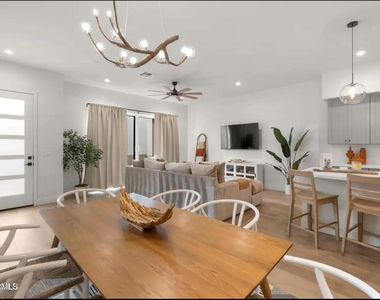 5151 N 13th Place - Photo Thumbnail 5