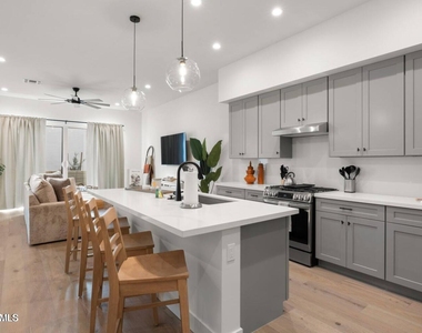 5151 N 13th Place - Photo Thumbnail 9