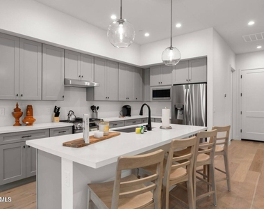 5151 N 13th Place - Photo Thumbnail 6