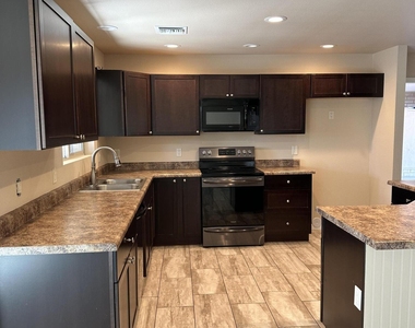 6013 E Evergreen Street - Photo Thumbnail 6