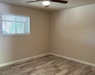 6013 E Evergreen Street - Photo Thumbnail 11
