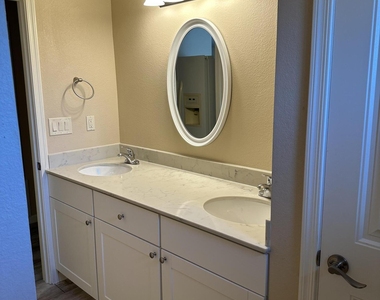 6013 E Evergreen Street - Photo Thumbnail 15