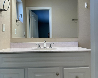 6013 E Evergreen Street - Photo Thumbnail 18