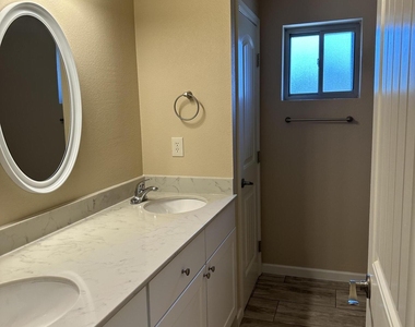 6013 E Evergreen Street - Photo Thumbnail 14