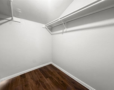 5840 Spring Valley - Photo Thumbnail 4