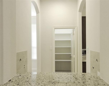10848 Sedalia Drive - Photo Thumbnail 13