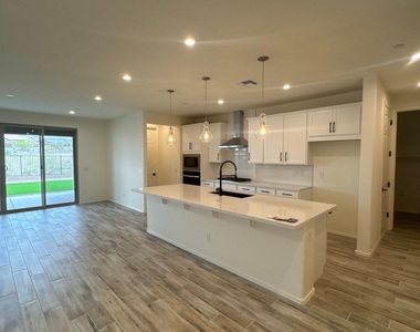 33340 N 132nd Drive - Photo Thumbnail 3