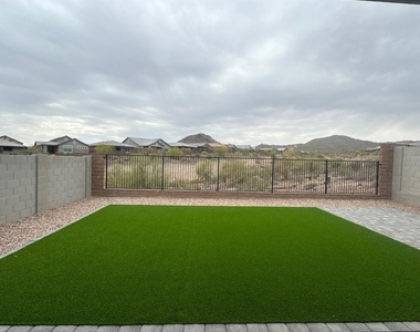 33340 N 132nd Drive - Photo Thumbnail 8