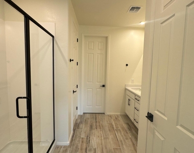 33340 N 132nd Drive - Photo Thumbnail 7