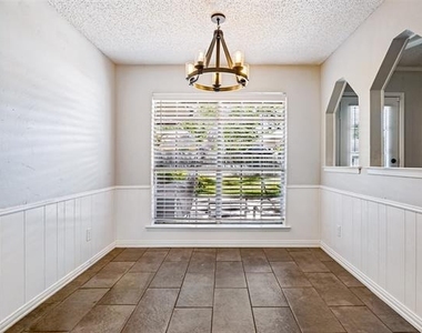 4717 Oak Valley Drive - Photo Thumbnail 3