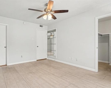 5926 Sandhurst Lane - Photo Thumbnail 13