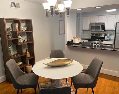 5926 Sandhurst Lane - Photo Thumbnail 7