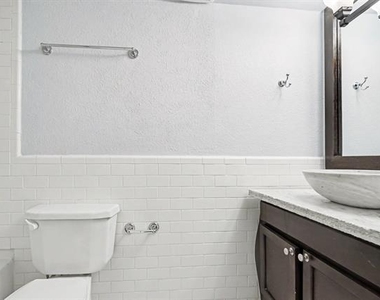 5926 Sandhurst Lane - Photo Thumbnail 21