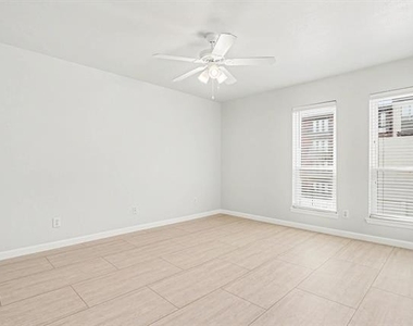 5926 Sandhurst Lane - Photo Thumbnail 16