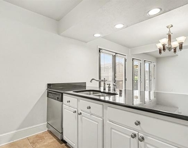 5926 Sandhurst Lane - Photo Thumbnail 9