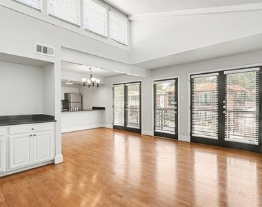 5926 Sandhurst Lane - Photo Thumbnail 2