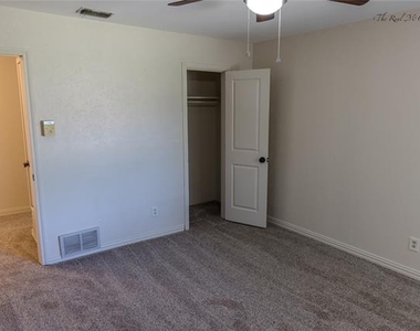 3101 Raintree Drive - Photo Thumbnail 6