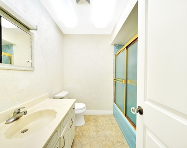 2701 Middle River Drive - Photo Thumbnail 47