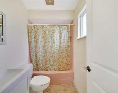 2701 Middle River Drive - Photo Thumbnail 15