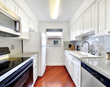 2701 Middle River Drive - Photo Thumbnail 35