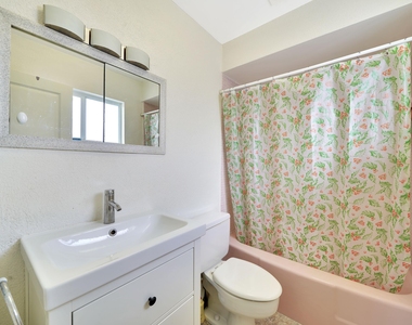 2701 Middle River Drive - Photo Thumbnail 46