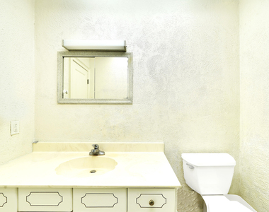 2701 Middle River Drive - Photo Thumbnail 48