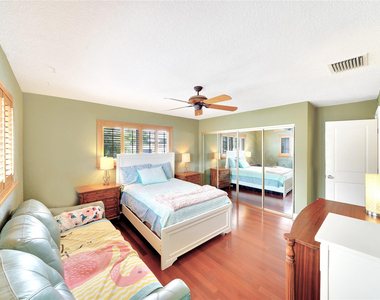 2701 Middle River Drive - Photo Thumbnail 14