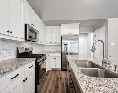122 Elm Lane - Photo Thumbnail 6