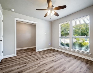 122 Elm Lane - Photo Thumbnail 2
