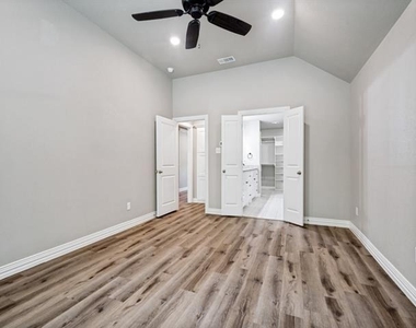 122 Elm Lane - Photo Thumbnail 9
